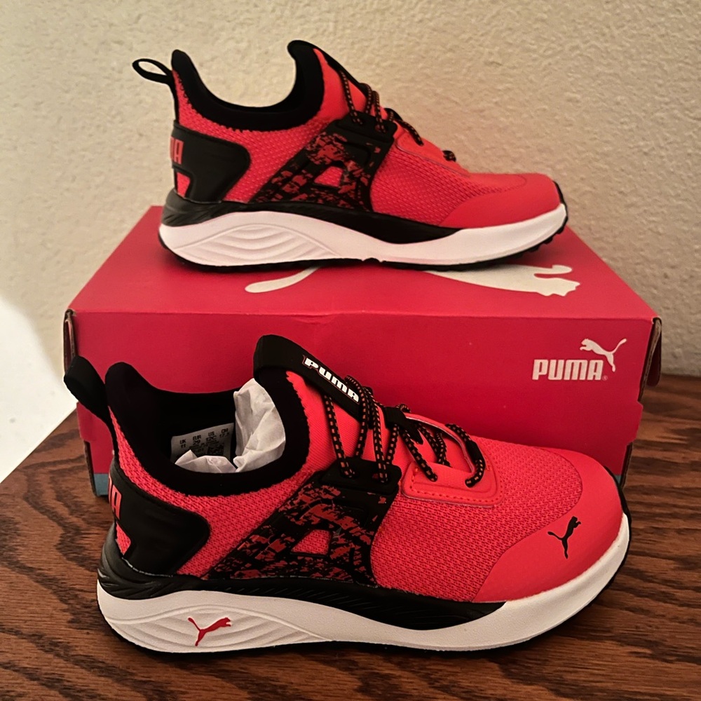 Puma Kids Red and Black Low-Top Sneakers